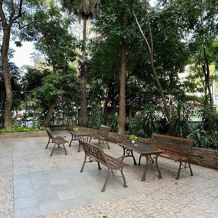 Calypzo Bangkok Hotel Exterior photo