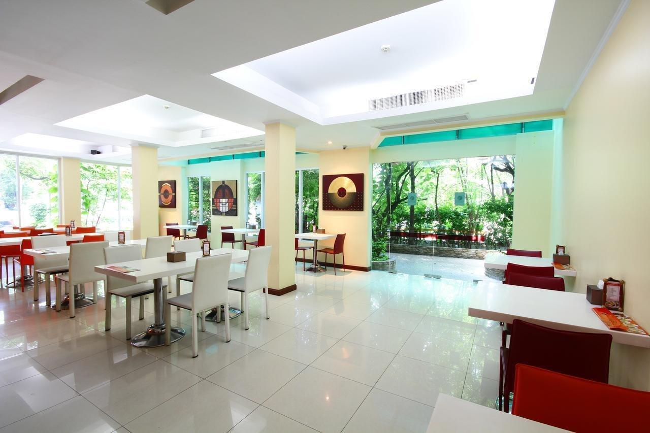 Calypzo Bangkok Hotel Exterior photo