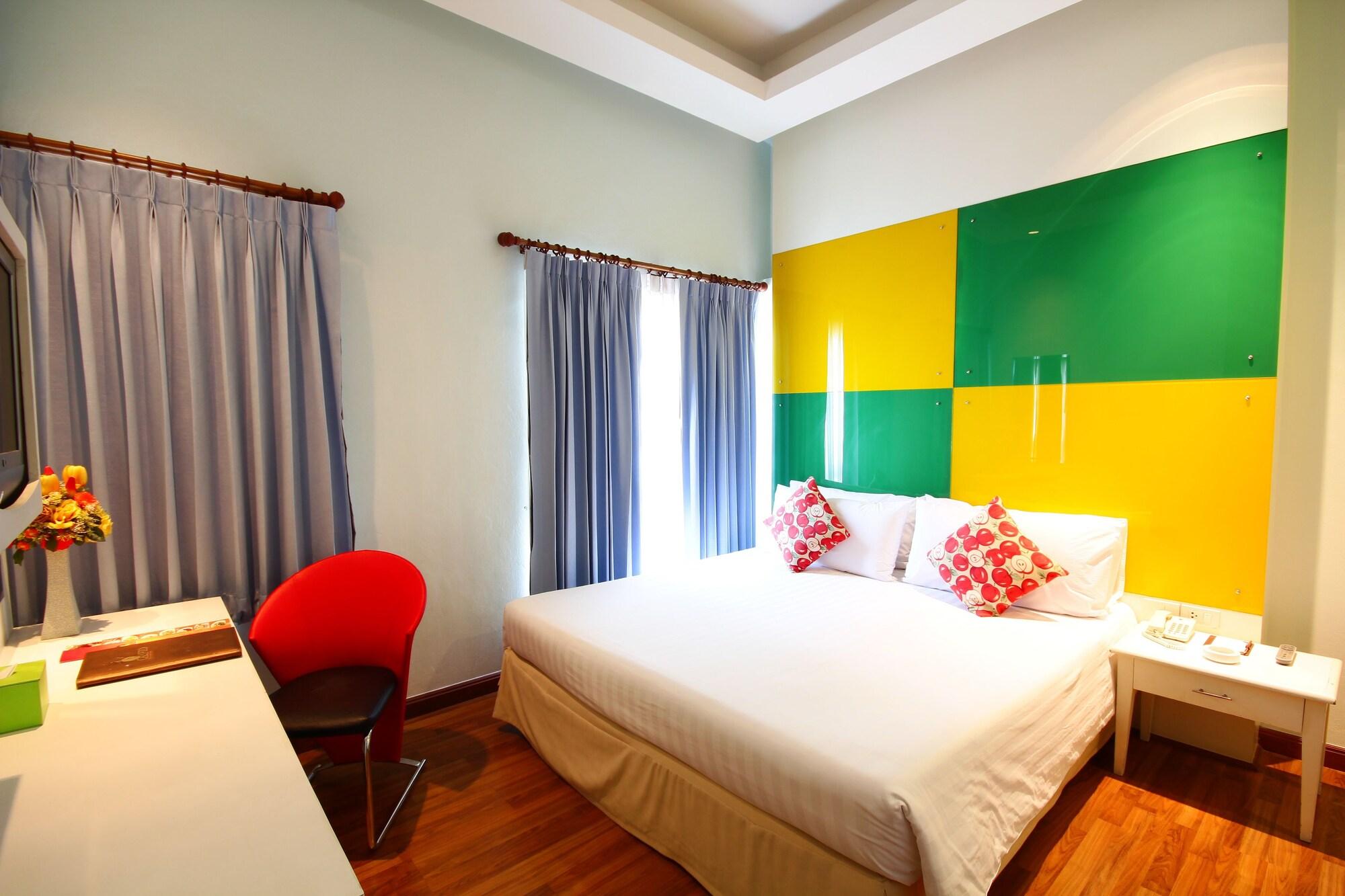 Calypzo Bangkok Hotel Exterior photo