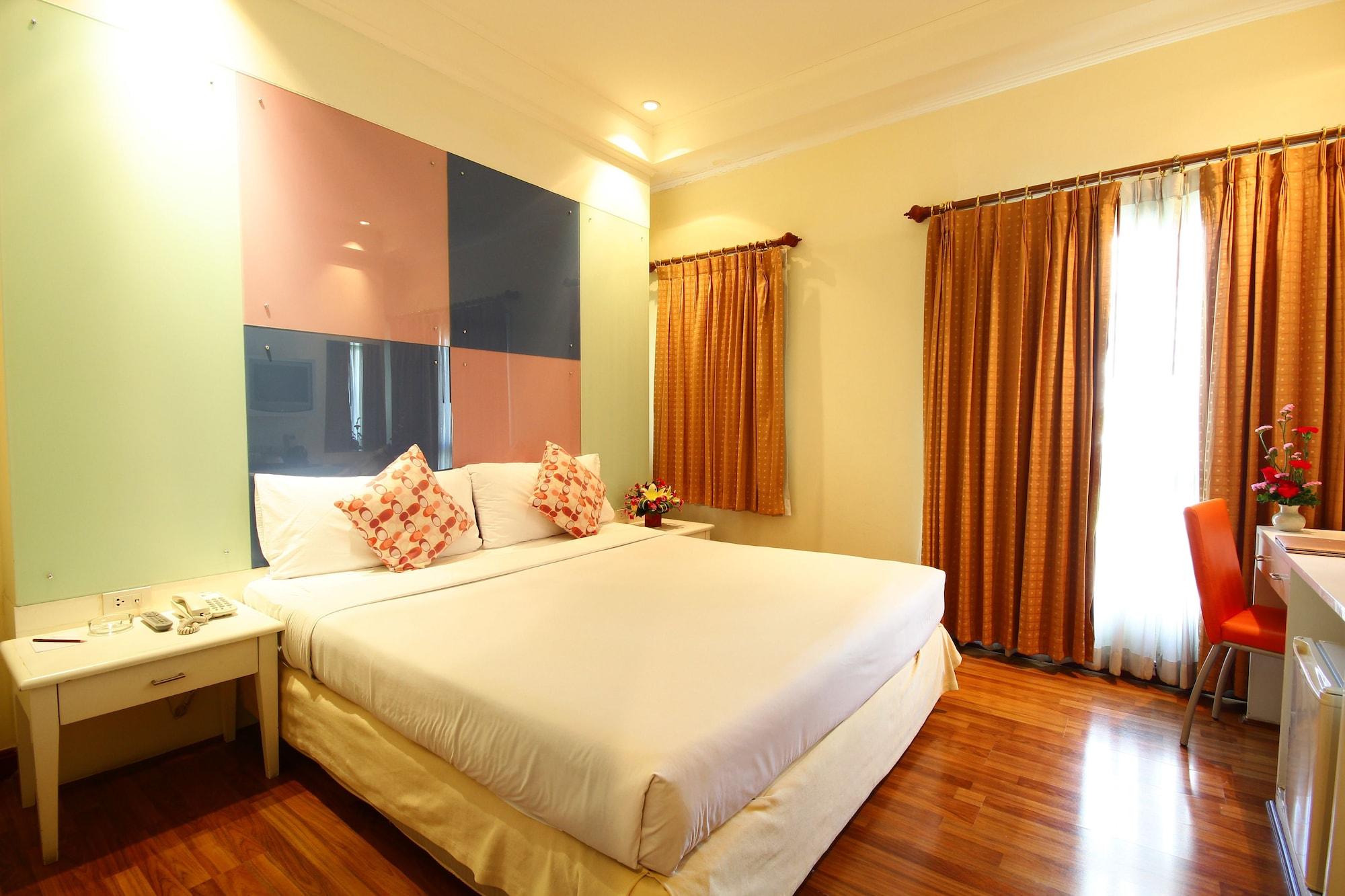 Calypzo Bangkok Hotel Exterior photo