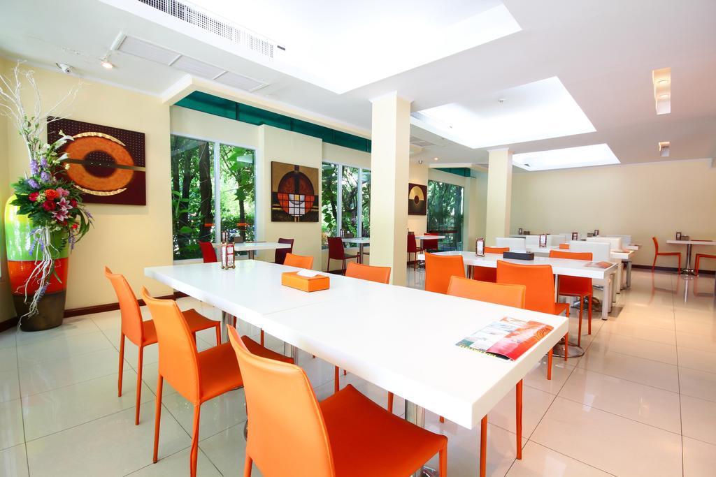 Calypzo Bangkok Hotel Exterior photo