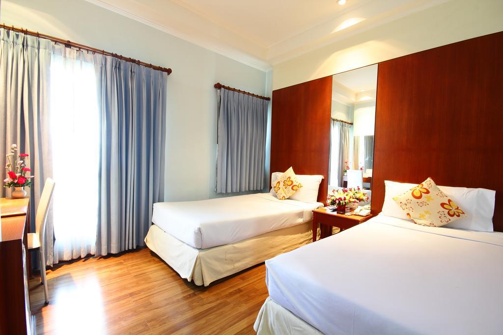 Calypzo Bangkok Hotel Exterior photo