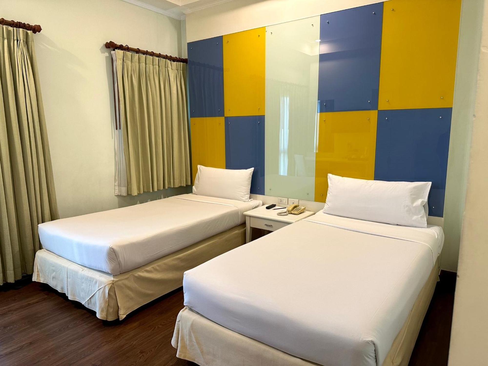 Calypzo Bangkok Hotel Exterior photo