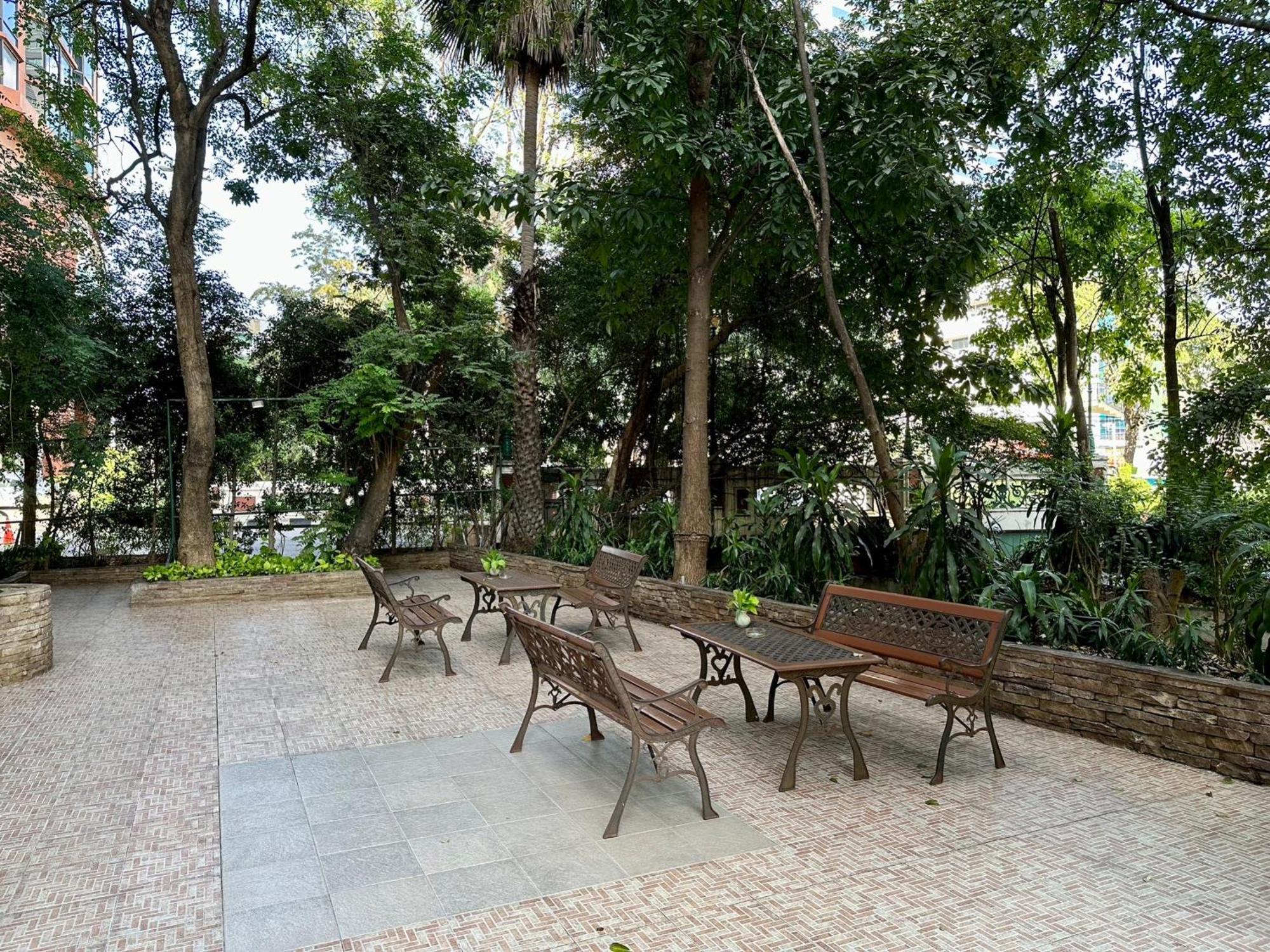 Calypzo Bangkok Hotel Exterior photo